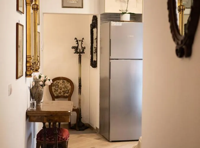 Minerva House Pantheon Apartment