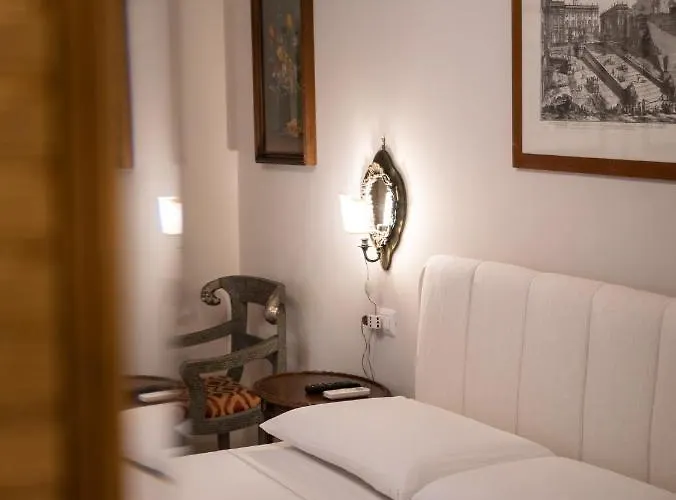 Minerva House Pantheon Apartment